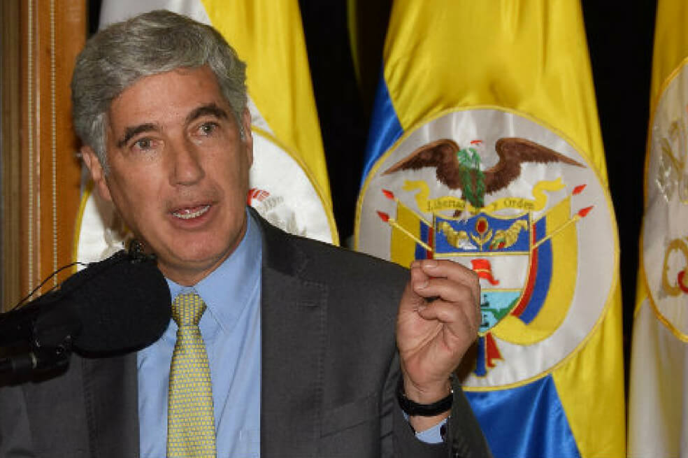 Juan Pablo Uribe deja el Ministerio de Salud
