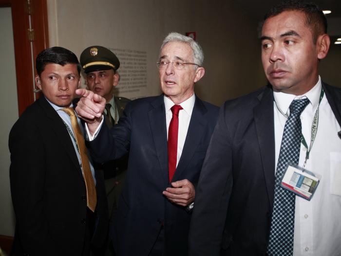 Tras informe de SEMANA, Corte abre indagación preliminar a Uribe