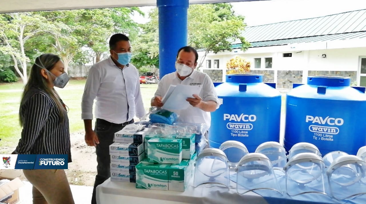 Gobernador de Arauca entrega insumos donados para las ESE en Arauca capital.