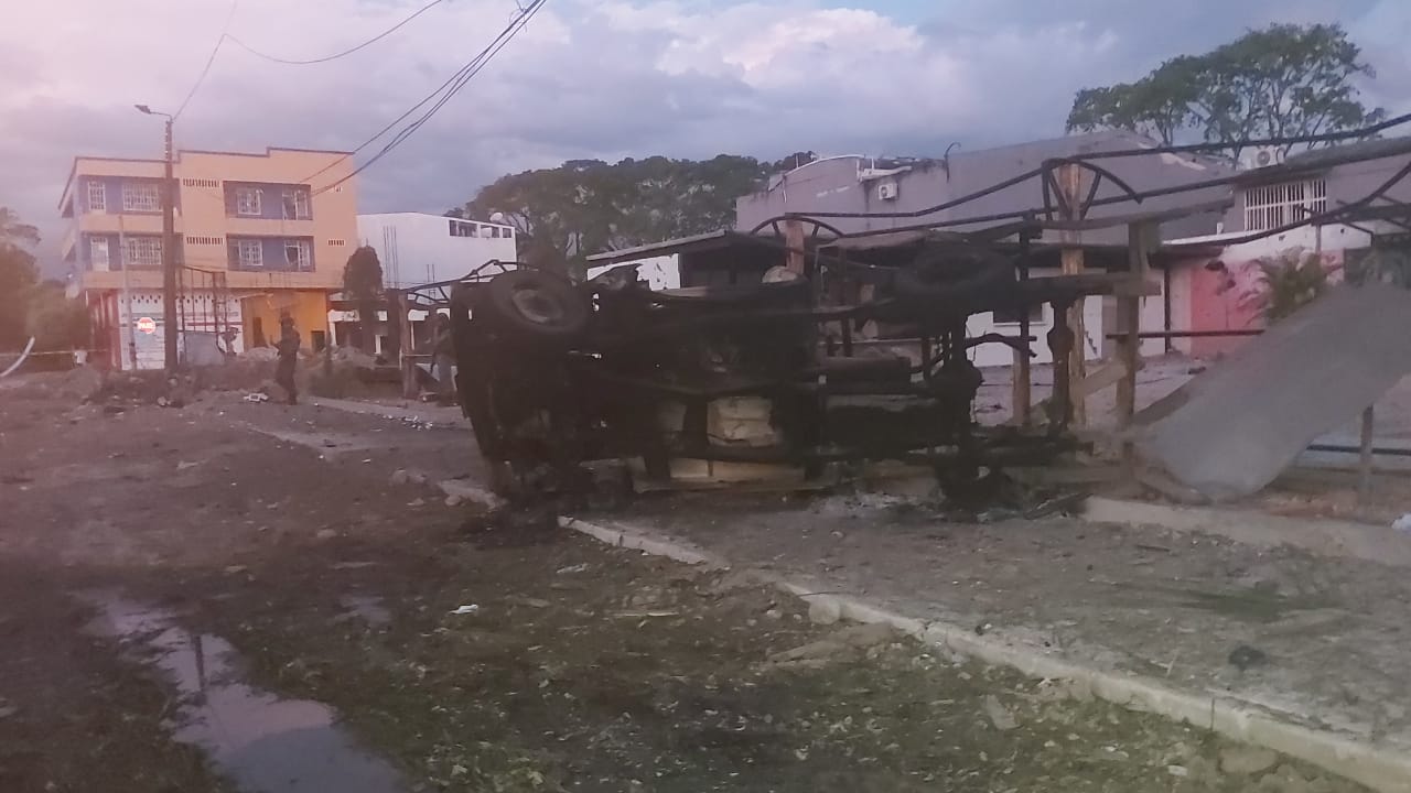 Un muerto y cinco heridos deja explosión de carrobomba en Saravena, Arauca
