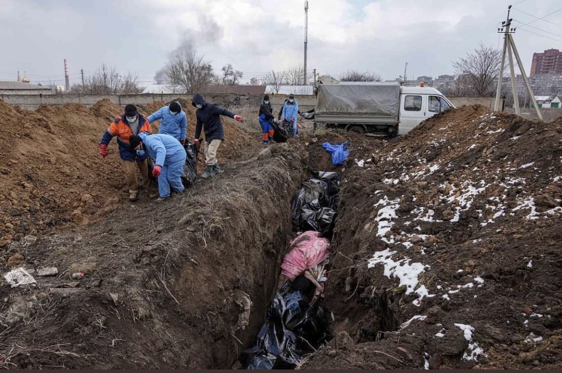 Alcalde de Mariupol denuncia el hallazgo de una nueva fosa común de 30 metros