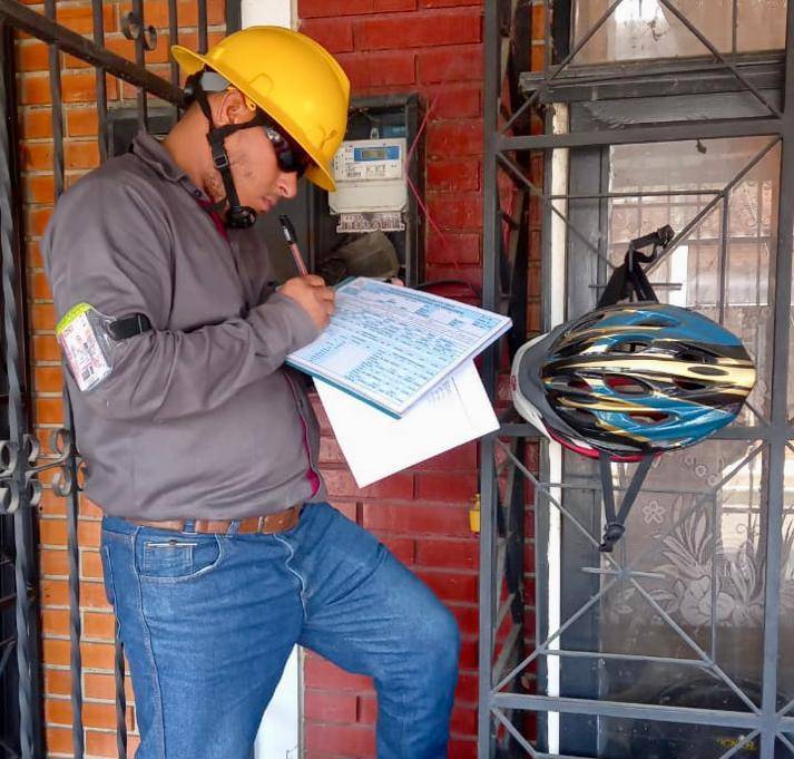 Gerente de ENELAR ESP realiza revisiones técnicas a las viviendas de los trabajadores