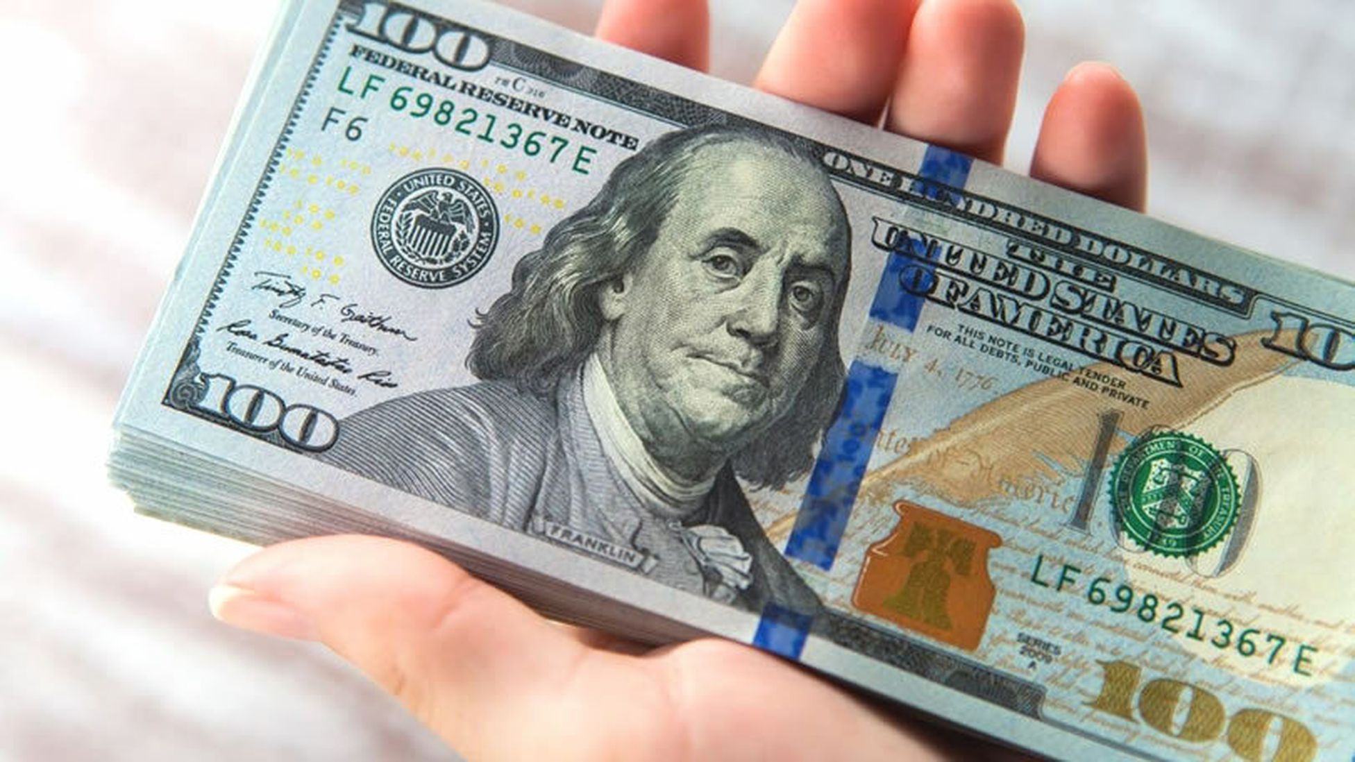 Dólar tuvo fuerte bajonazo en Colombia; fue el país donde más cayó y perdió cerca de $ 150