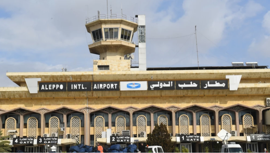 Israel ataca aeropuertos de Damasco y Alepo en Siria