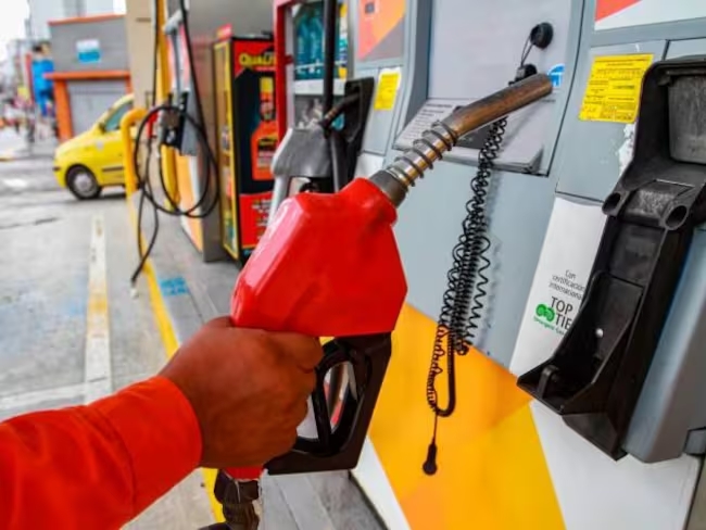 Gobierno anuncia incremento de $95 en gasolina y de $38 para ACPM