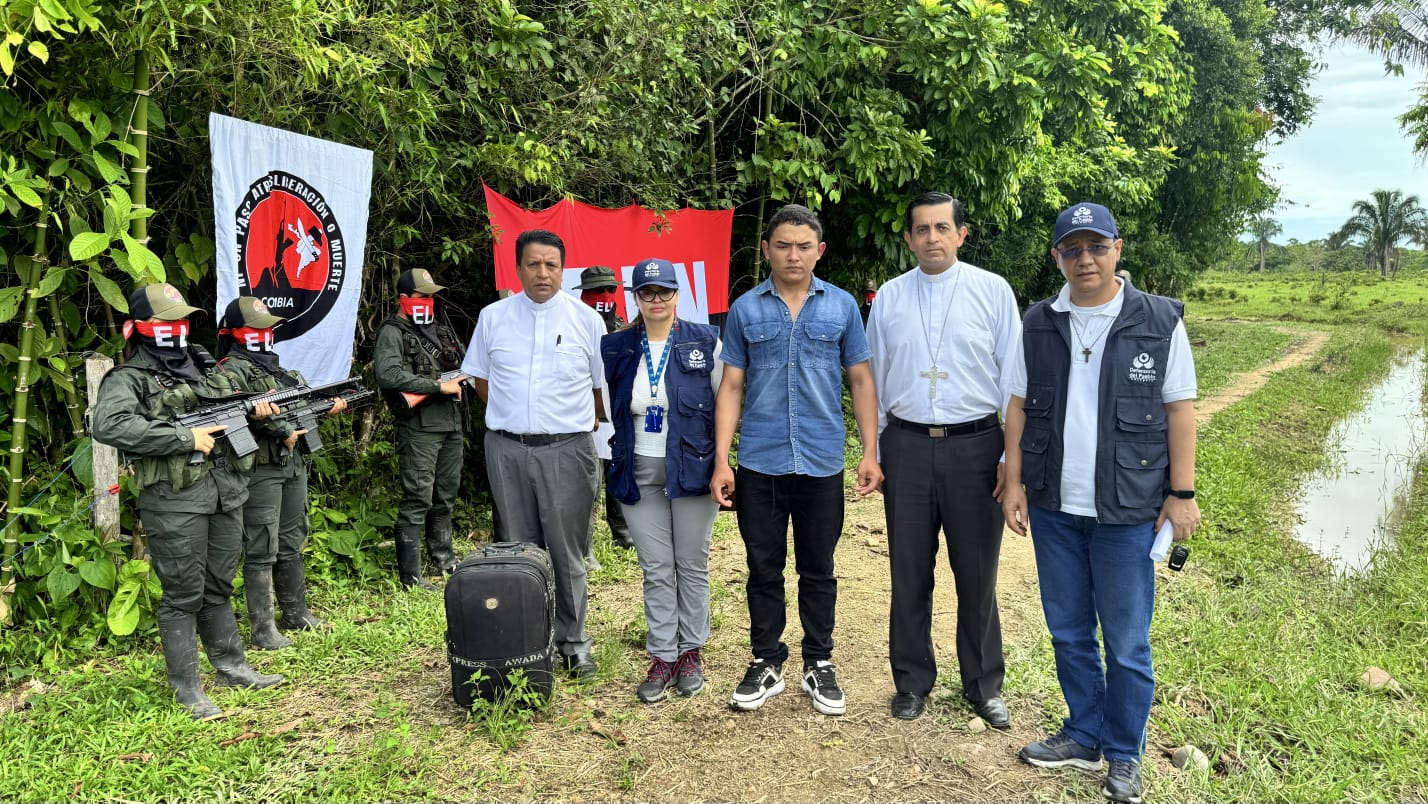 Liberan en Arauca al soldado regular Jaiber Arley Castillo quien estaba en poder del ELN Liberan en Arauca al soldado regular Jaiber Arley Castillo quien estaba en poder del ELN