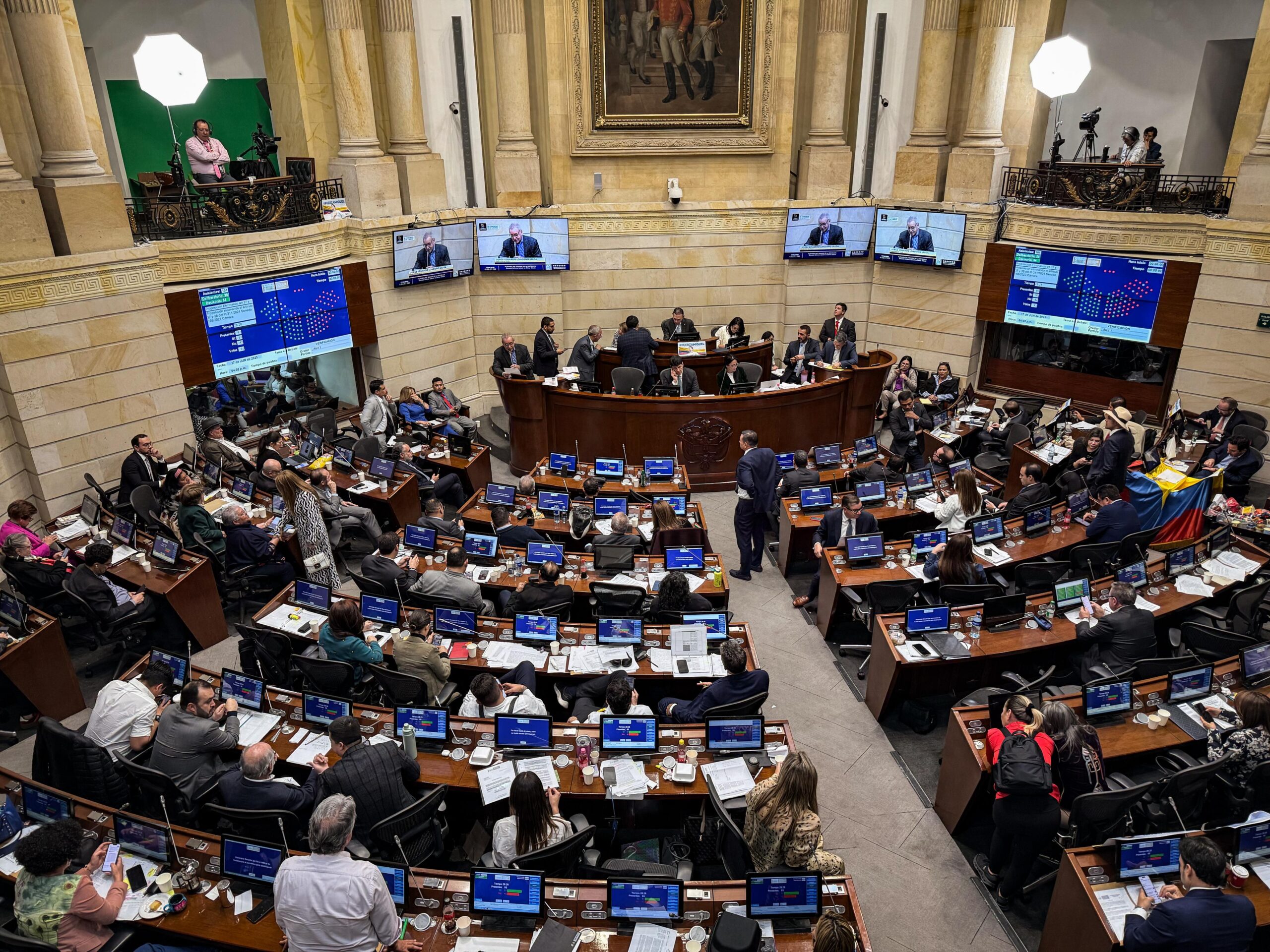 ¡Histórico triunfo de los aprendices! Plenaria del Senado aprobó proposición del contrato laboral de aprendizaje ¡Histórico triunfo de los aprendices! Plenaria del Senado aprobó proposición del contrato laboral de aprendizaje