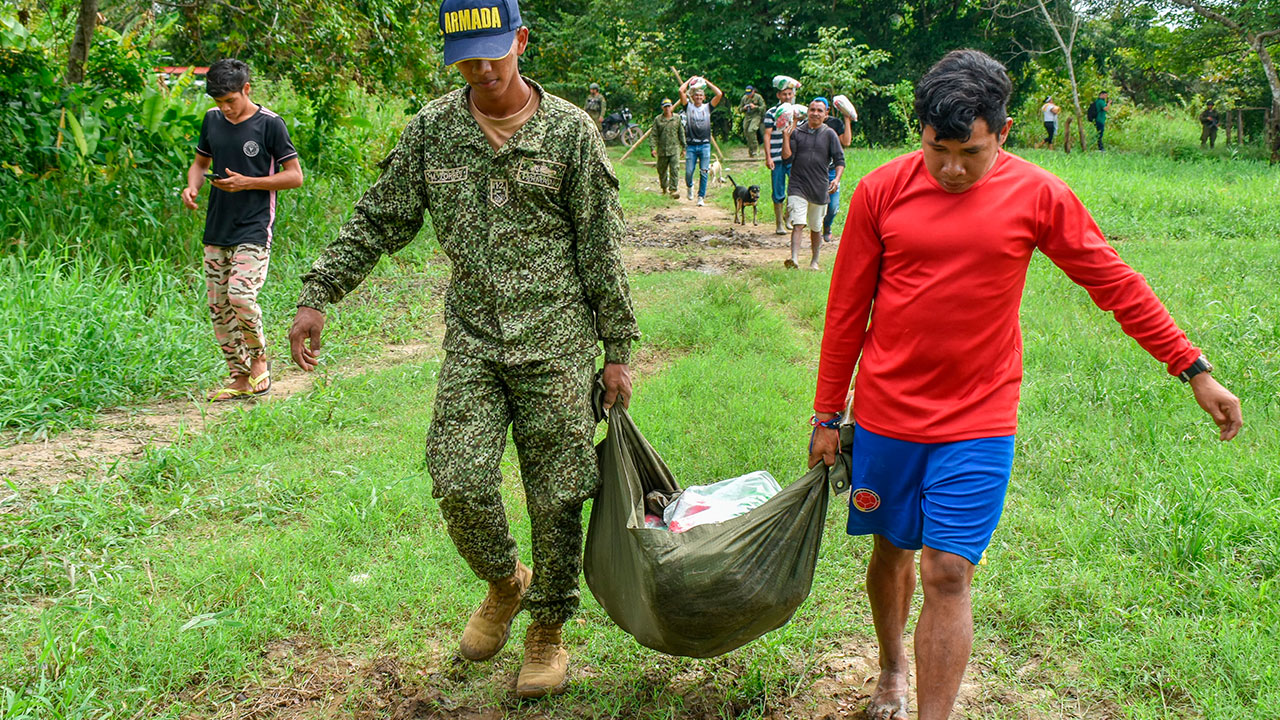 Gobierno atiende a comunidad indígena afectada por ola invernal en Arauca Gobierno atiende a comunidad indígena afectada por ola invernal en Arauca
