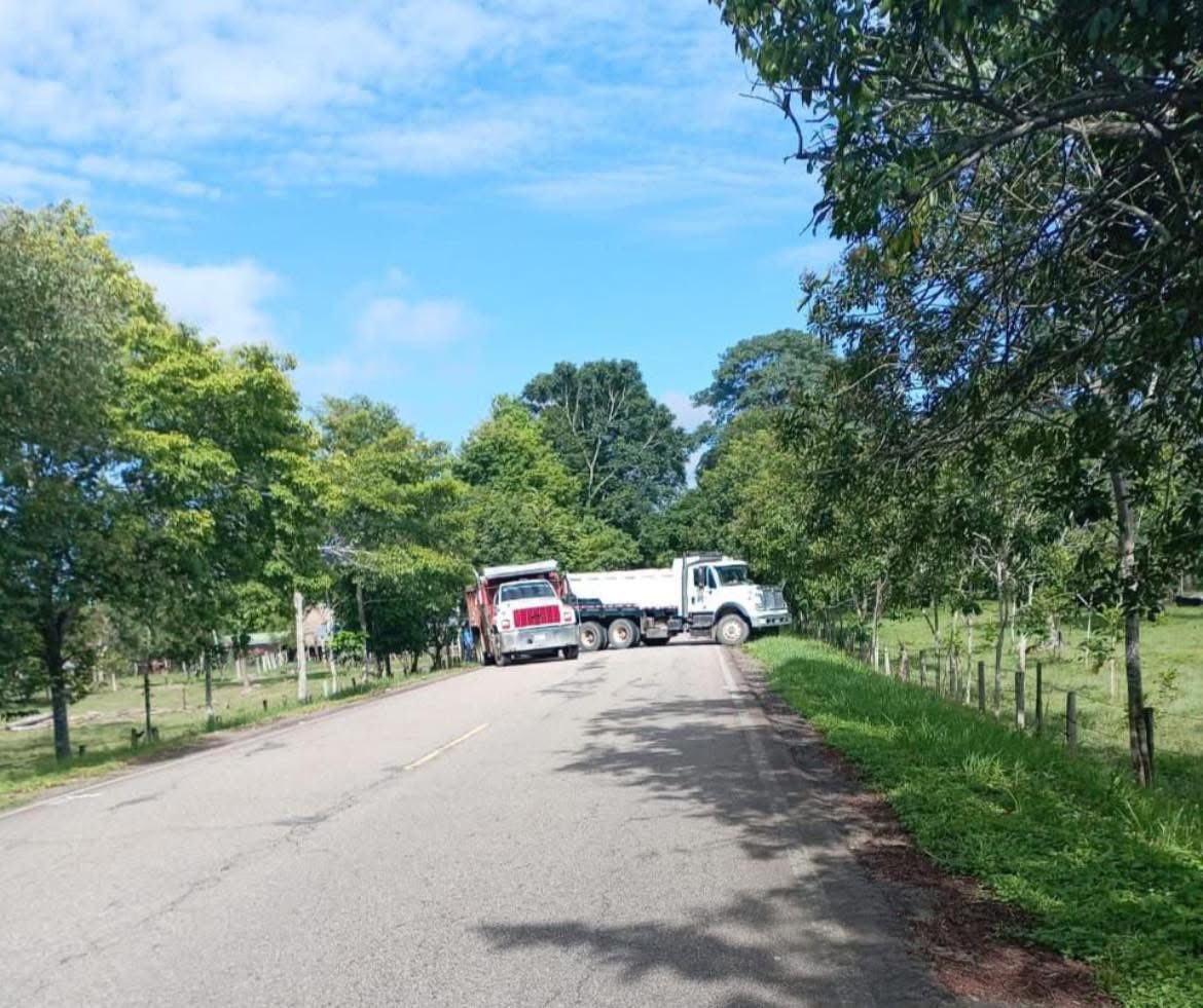 Guerrilla arremete contra la población civil en el departamento de Arauca y las autoridades guardan silencio. Guerrilla arremete contra la población civil en el departamento de Arauca y las autoridades guardan silencio.