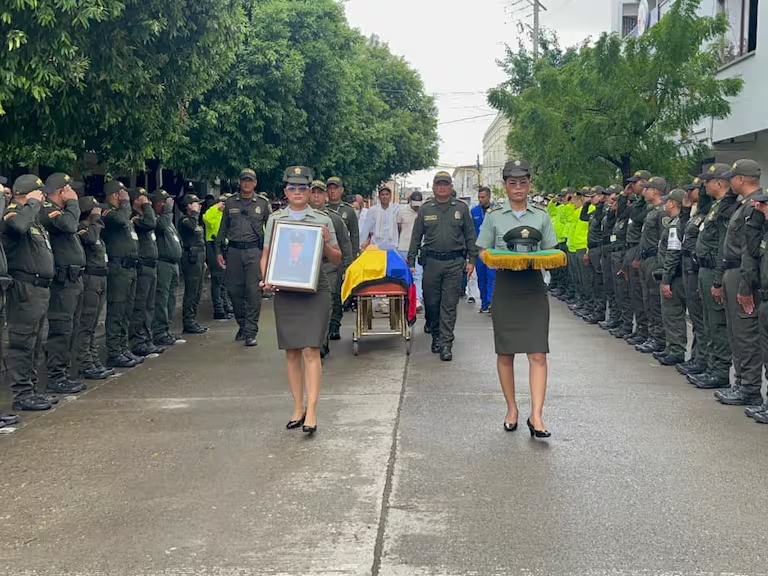 Patrullero cordobés asesinado en Saravena, Arauca, fue despedido con honores Patrullero cordobés asesinado en Saravena, Arauca, fue despedido con honores