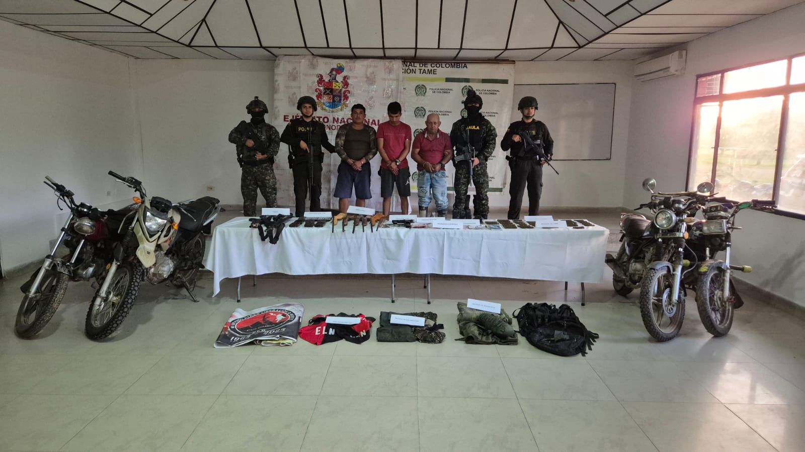 Ejército captura a tres presuntos integrantes del ELN en Tame, Arauca Ejército captura a tres presuntos integrantes del ELN en Tame, Arauca