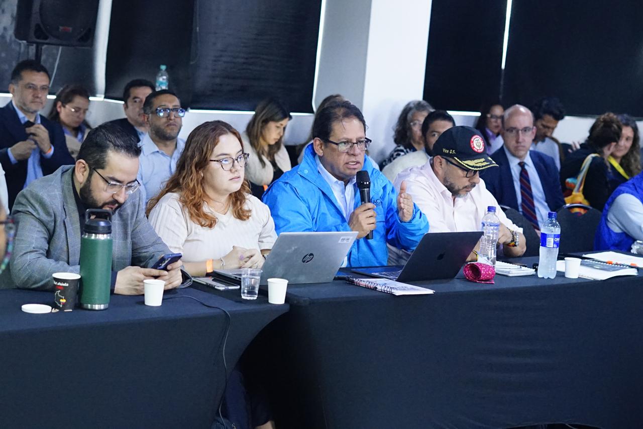 Gobierno y manifestantes no logran acuerdo tras extensa jornada de diálogo por crisis del catastro